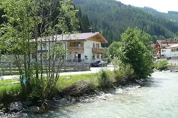 Appartments Am Bach - Riverside Apartamento